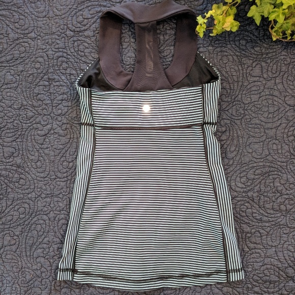 Lululemon Shelf Bra Tank - Picture 4 of 7